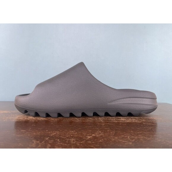 Adidas Yeezy Slides "Dark Onyx" Men's Size 10 ID5103 - Picture 3 of 11